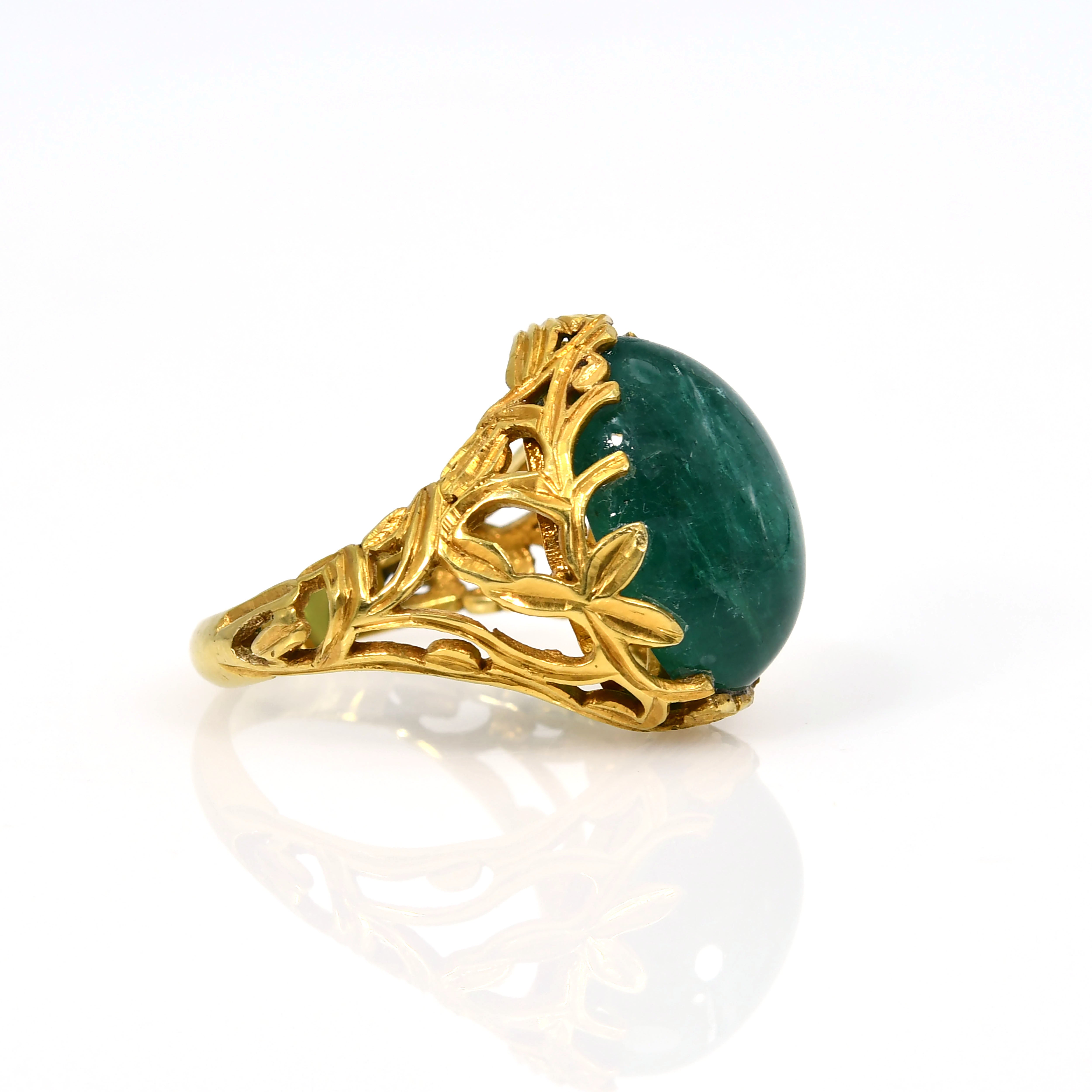 14k Yellow Gold Emerald Pear Cabochon Ring