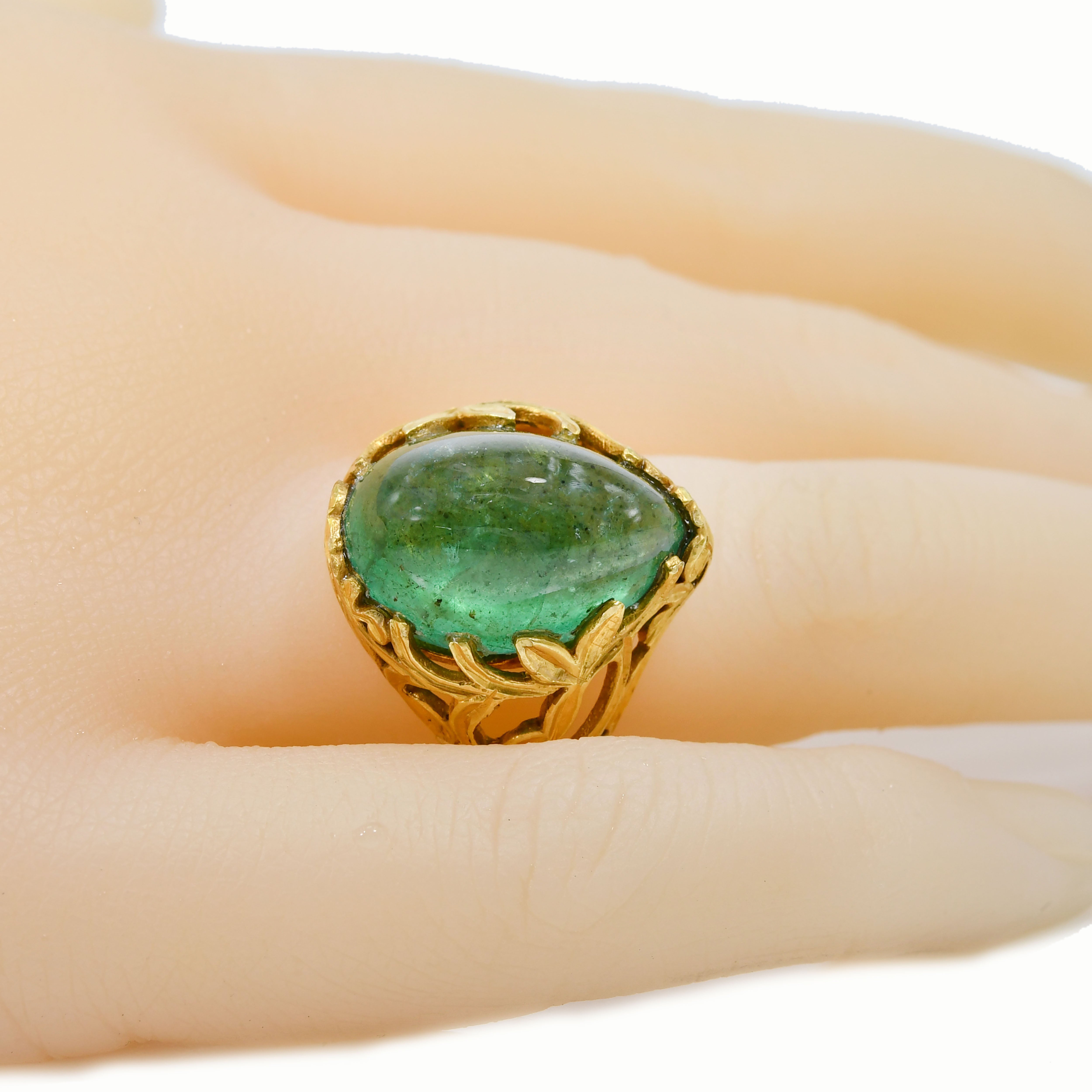14k Yellow Gold Emerald Pear Cabochon Ring
