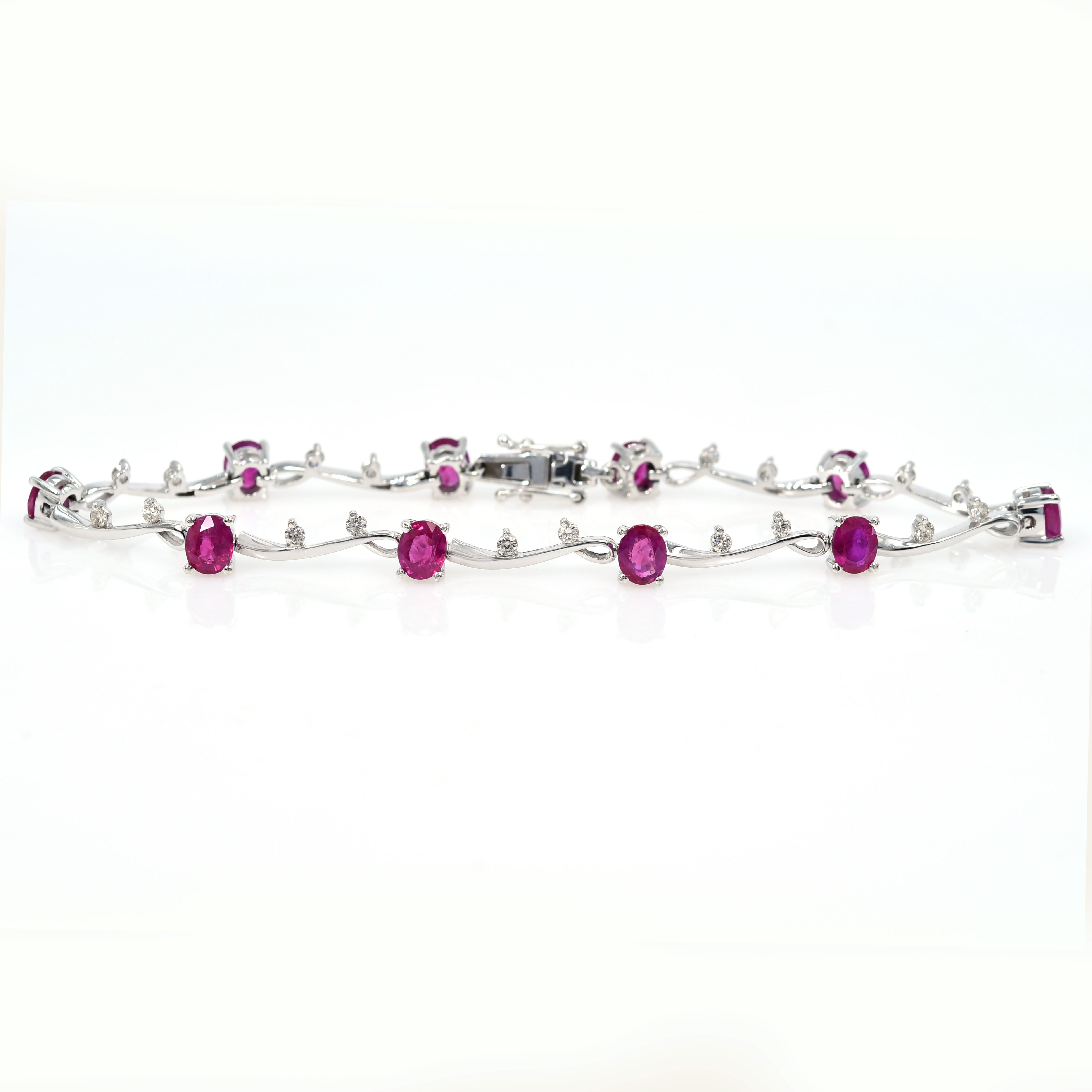 18k White Gold Ruby Diamond Bracelet