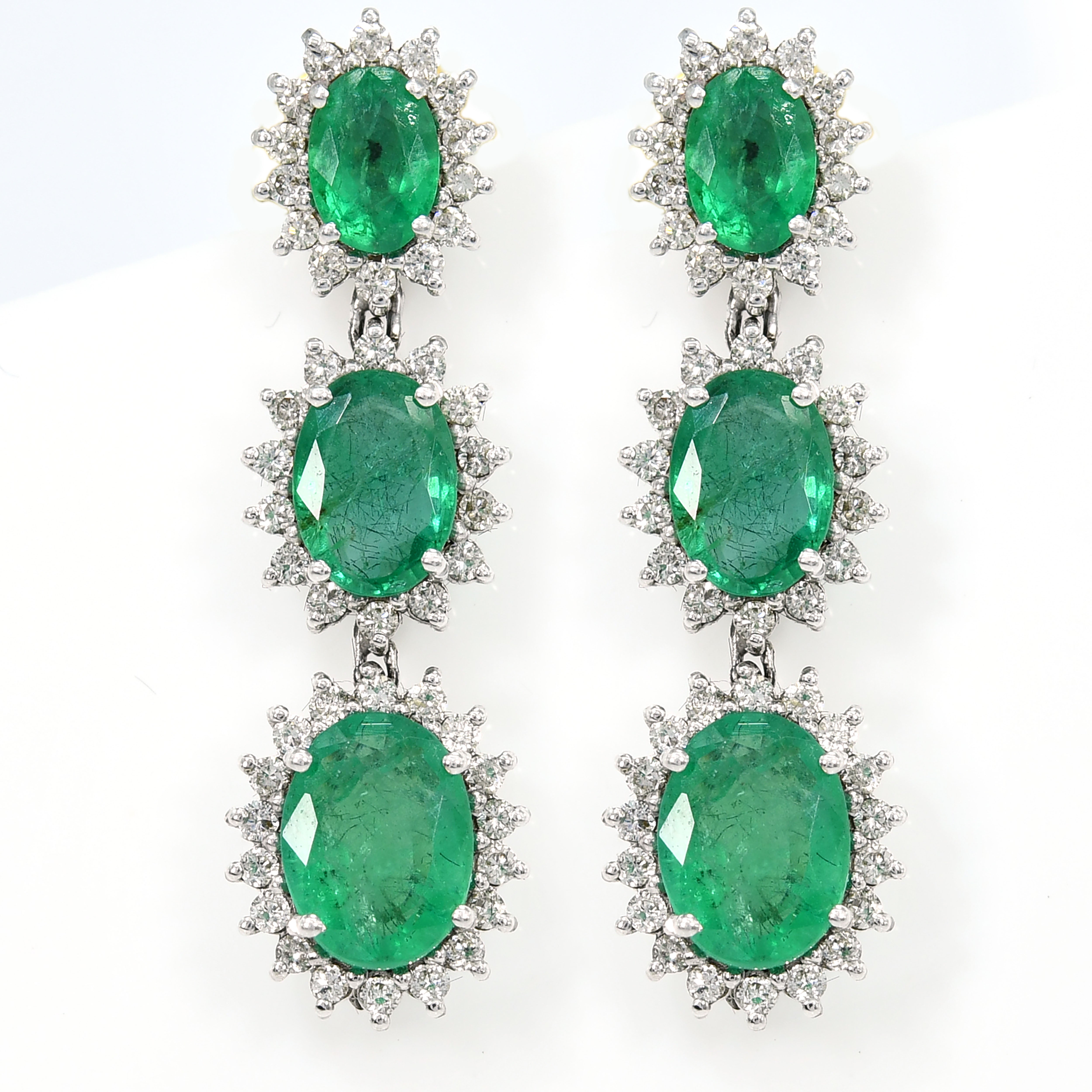 18k White Gold Emerald Teardrop Jewellery Set